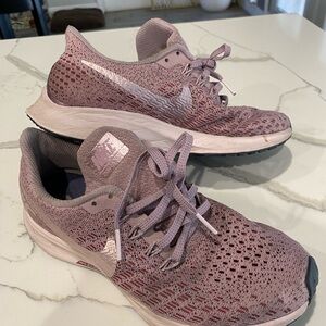 Nike Zoom Pegasus 35 size 6.5 lavendar
